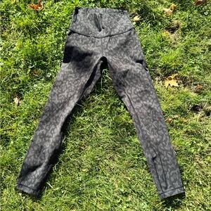 LULULEMON WUNDERUNDER Leggings 25” Size 4